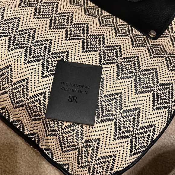 Banana Republic Authentic Woven bag with Leather and antique gold hardware. - Picture 5 of 5